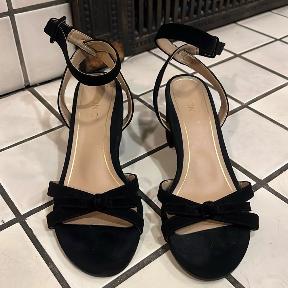 Women’s Vionic Black Suede Heel Sandal
